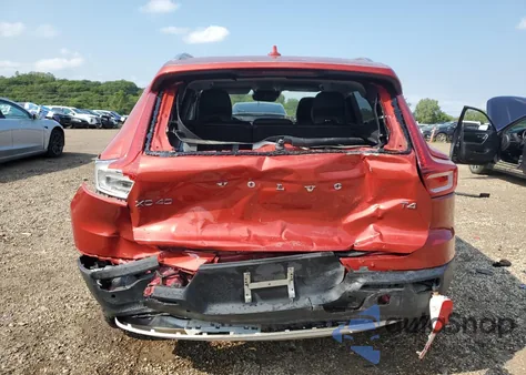 2020 Volvo Xc40 T4 Momentum z USA, uszkodzony, nr VIN YV4AC2HK1L2211114